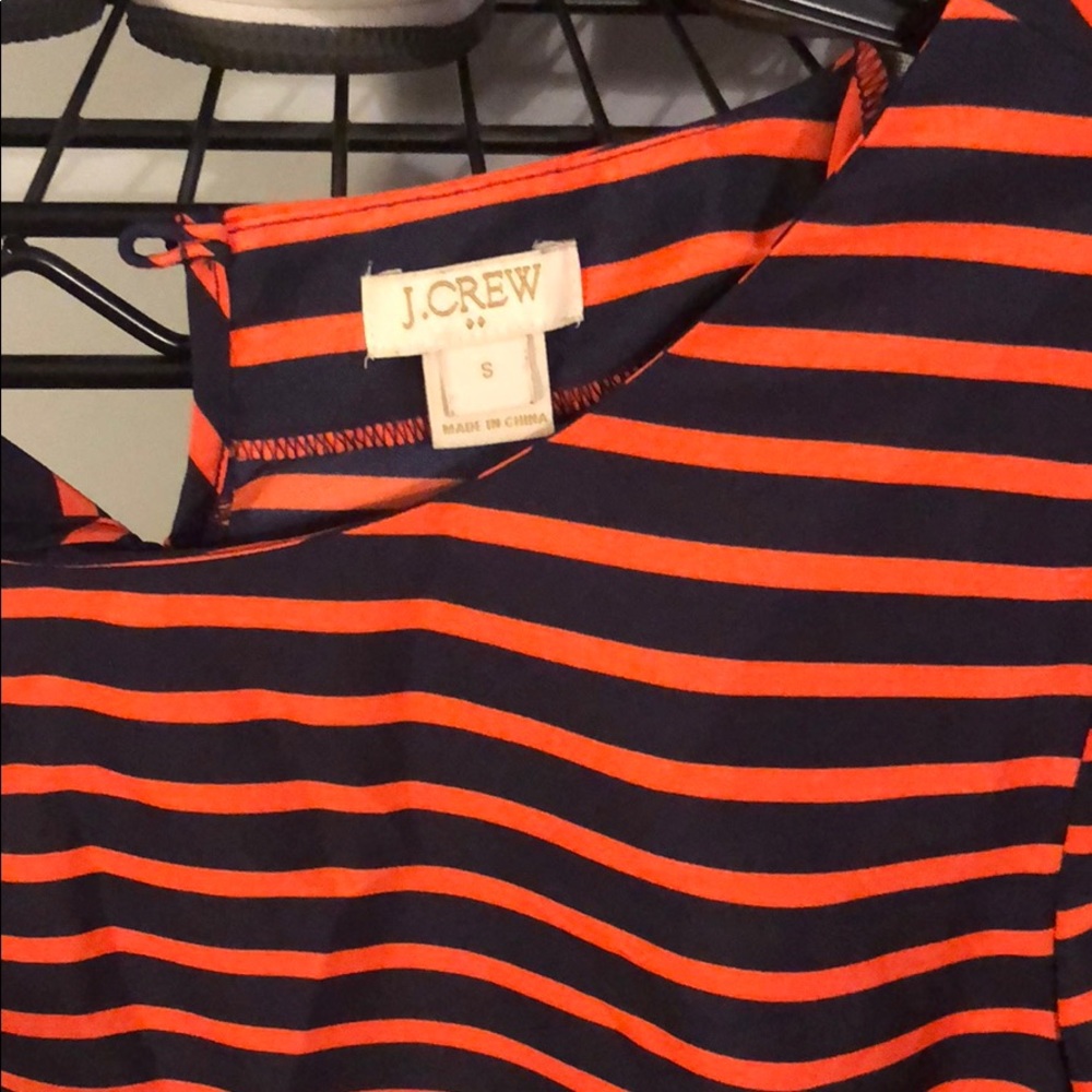Cute top! - Picture 2 of 2